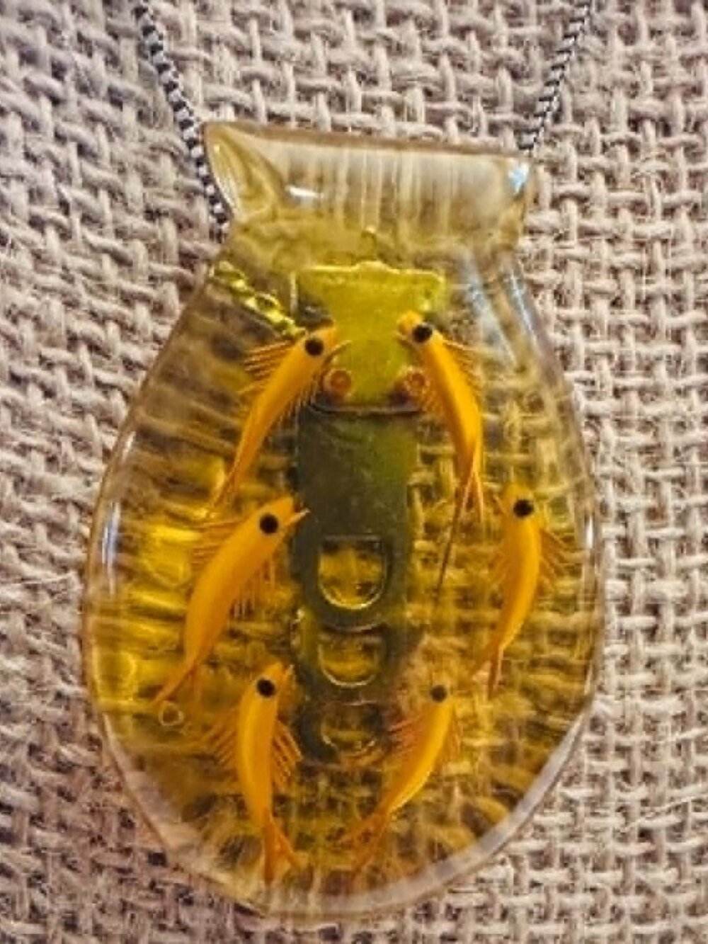 VINTAGE 1940's BAKELITE REVERSE CARVED APPLE JUICE FISHBOWL Necklace